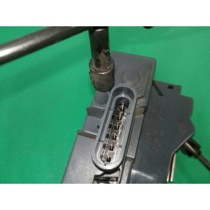 CERRADURA PUERTA TRASERA DERECHA