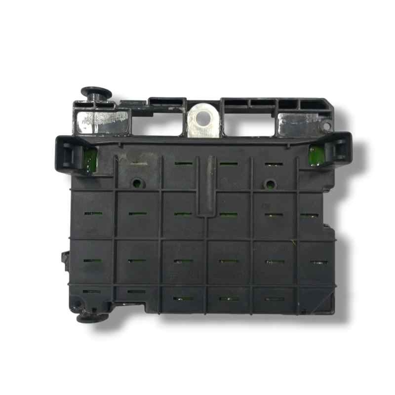 CAJA RELES / FUSIBLES