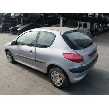 peugeot 206 berlina del año 2000