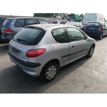 peugeot 206 berlina del año 2000