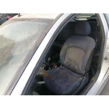 peugeot 206 berlina del año 2000