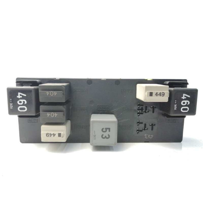 CAJA RELES / FUSIBLES F005V00526