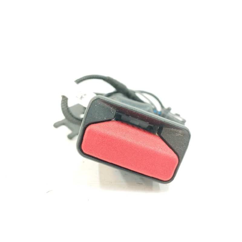 Recambio de enganche cinturon izquierdo para peugeot 208 (p2) 1.5 blue-hdi fap referencia OEM IAM  TRASERO 