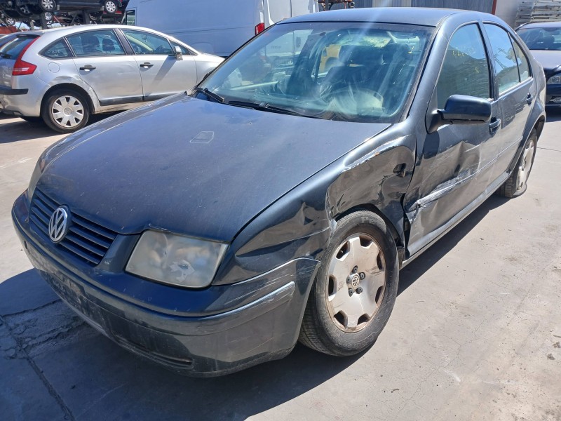VOLKSWAGEN BORA BERLINA (1J2)
