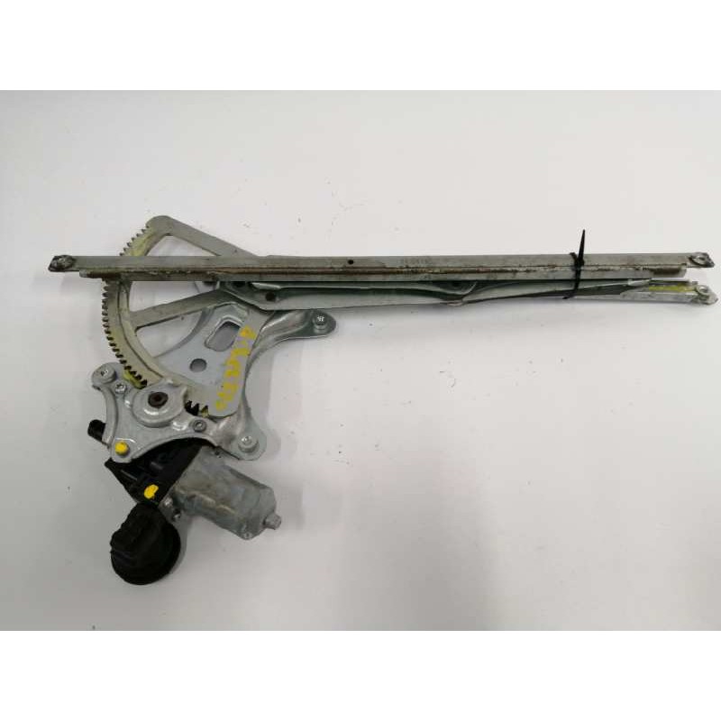 ELEVALUNAS DELANTERO DERECHO 0620401760