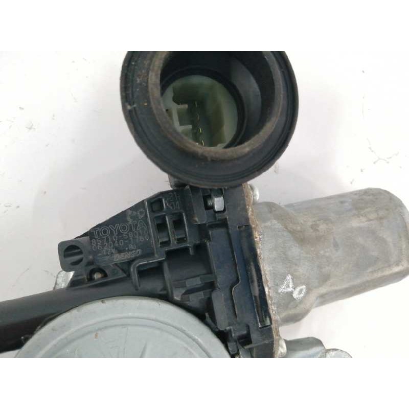 ELEVALUNAS DELANTERO DERECHO 0620401760