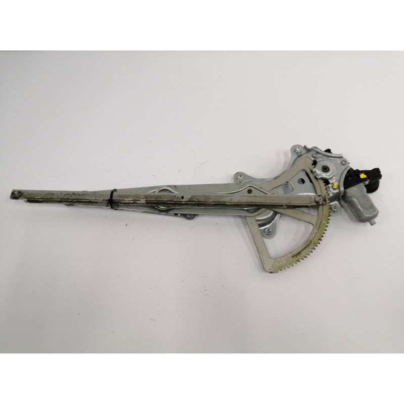 ELEVALUNAS DELANTERO IZQUIERDO 0620401770