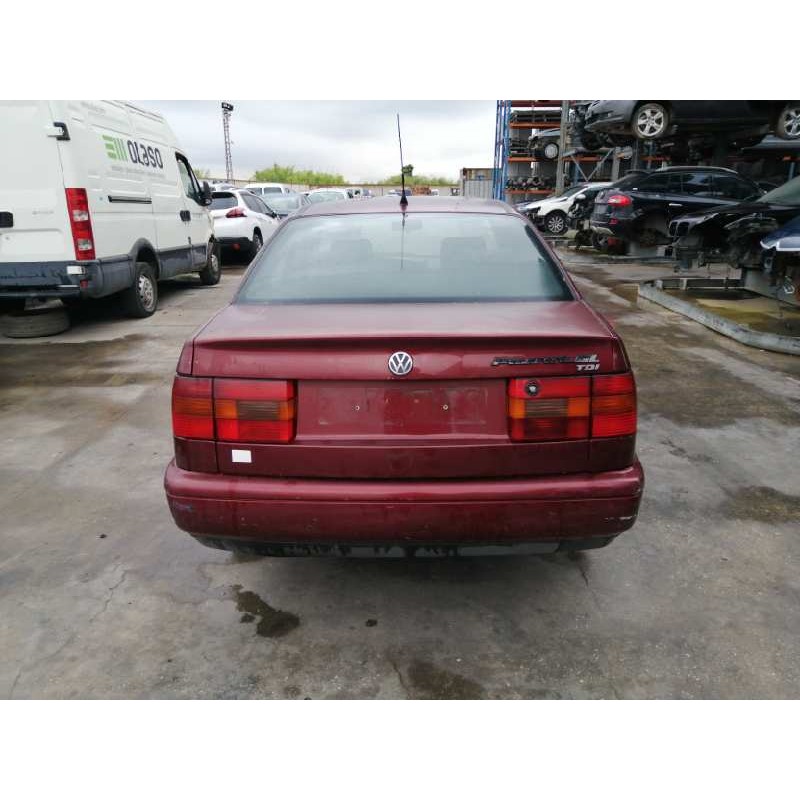 VOLKSWAGEN PASSAT BERLINA (3A2) 1994