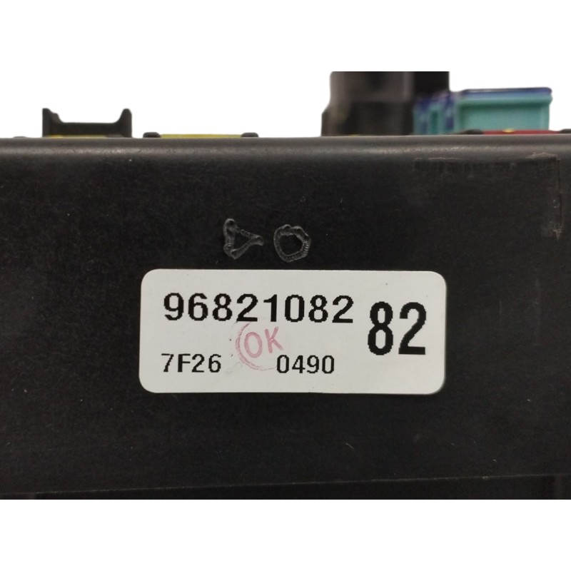 CAJA RELES / FUSIBLES