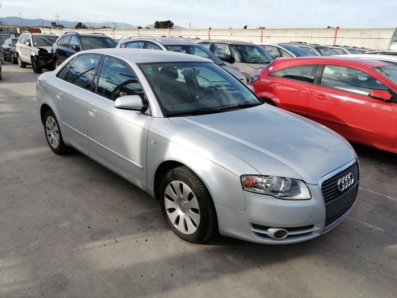 AUDI A4 BERLINA (8E)