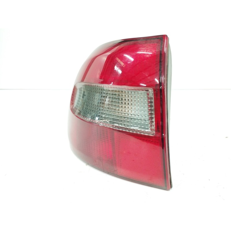 Recambio de piloto trasero izquierdo para volvo v40 familiar 1.6 cat referencia OEM IAM   