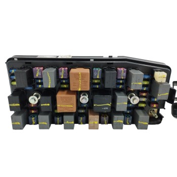 Recambio de caja reles / fusibles para chevrolet captiva 2.0 diesel cat referencia OEM IAM 96821095  