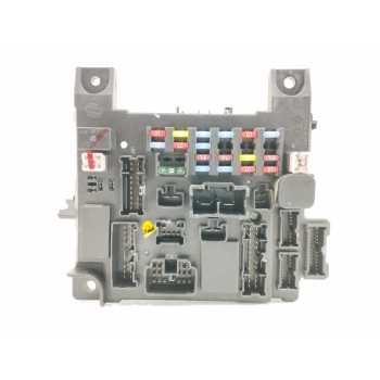 CAJA RELES / FUSIBLES 8637A644 OBSERVAR FOTOS 