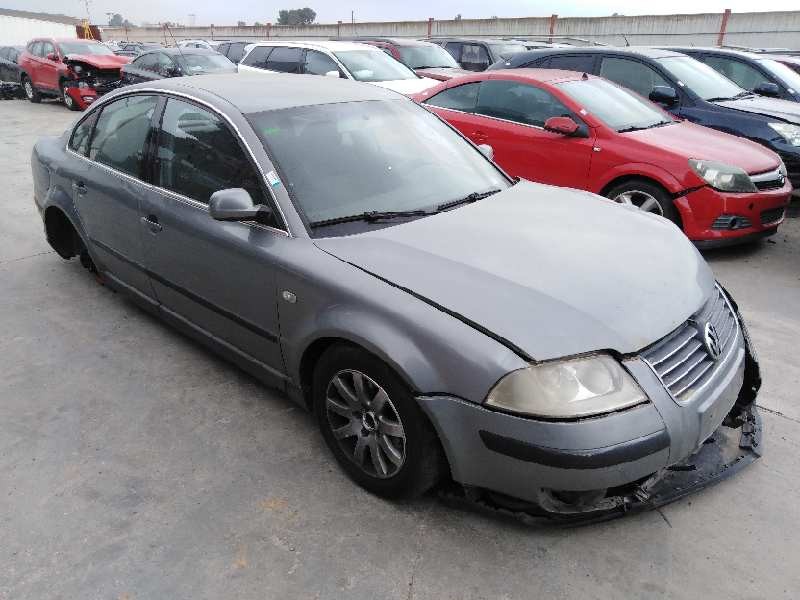 VOLKSWAGEN PASSAT BERLINA (3B3)