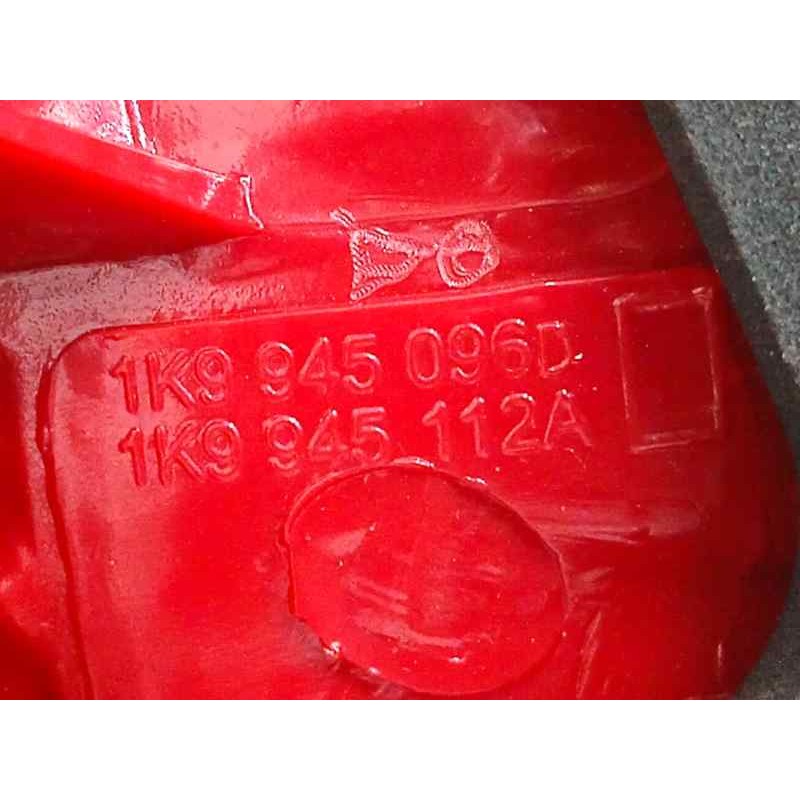 PILOTO TRASERO DERECHO 1K9945112A