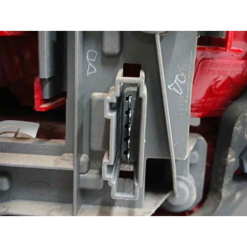 PILOTO TRASERO DERECHO 1K9945112A