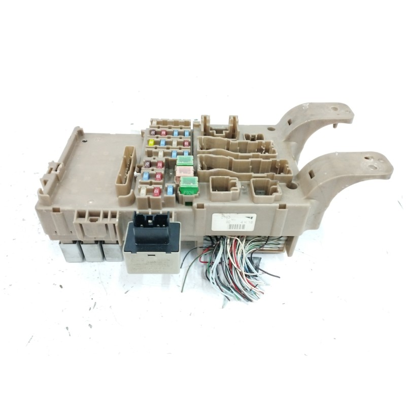 CAJA RELES / FUSIBLES