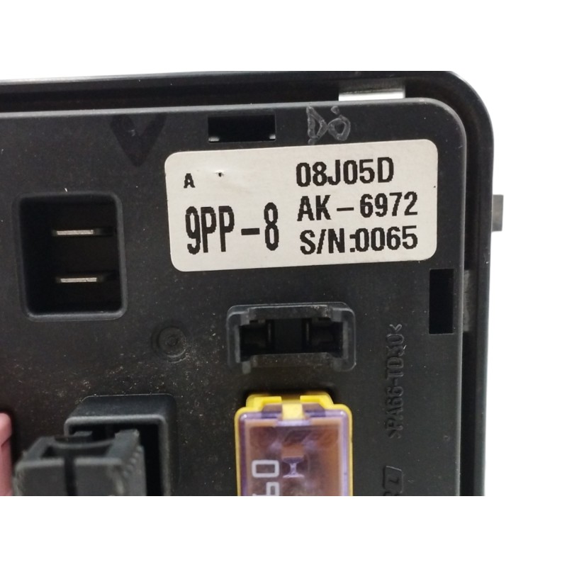 CAJA RELES / FUSIBLES AK6972