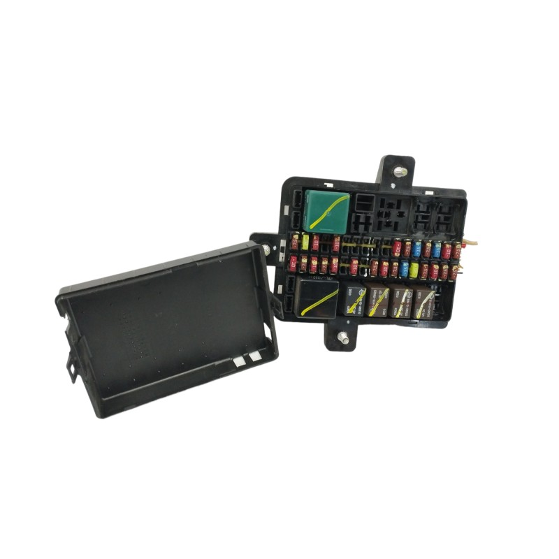 CAJA RELES / FUSIBLES