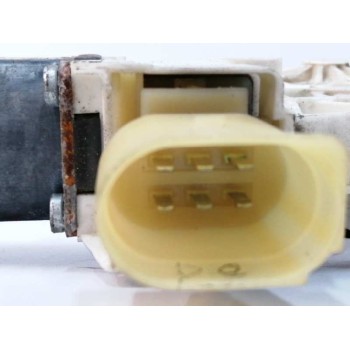 Recambio de elevalunas delantero izquierdo para bmw serie 1 berlina (e81/e87) 2.0 turbodiesel cat referencia OEM IAM FUNDA 70677