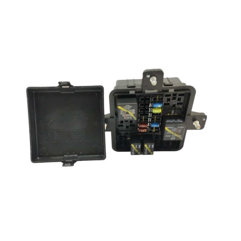 CAJA RELES / FUSIBLES