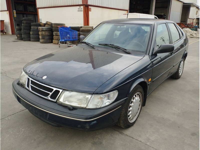 SAAB 900 BERLINA