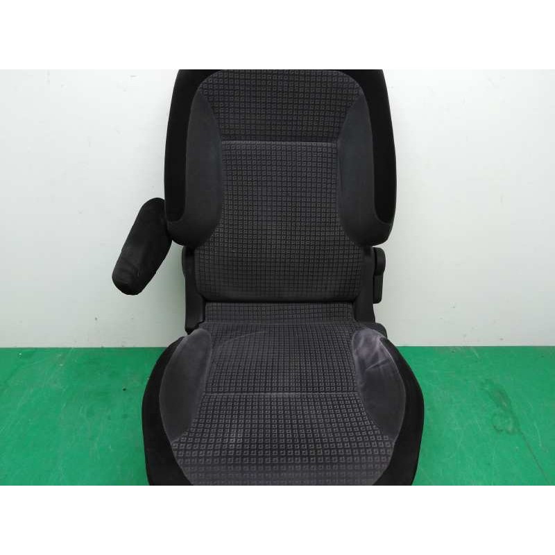 ASIENTO DELANTERO IZQUIERDO