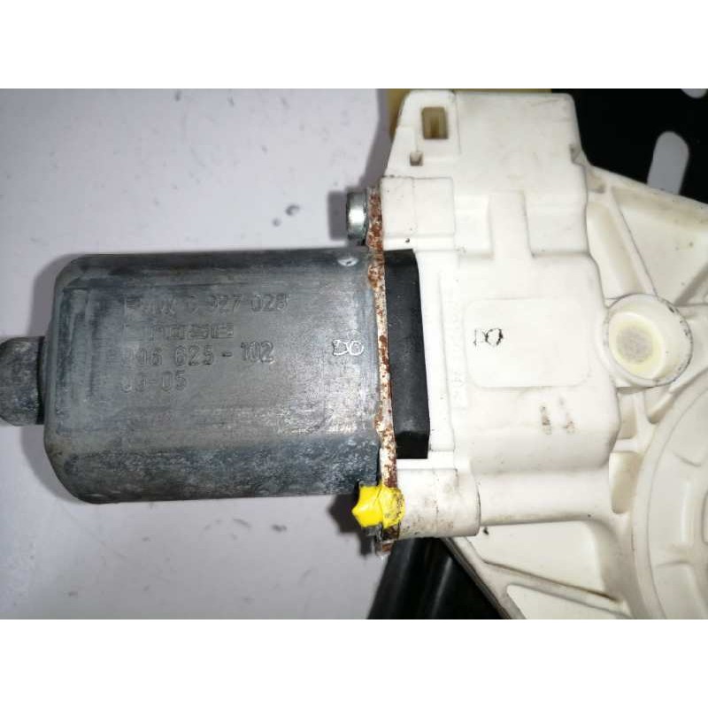 ELEVALUNAS DELANTERO DERECHO 6927028 CARIBE