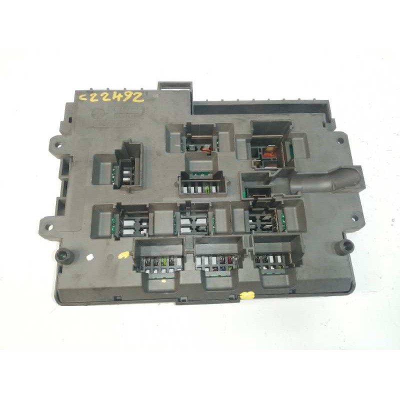 CAJA RELES / FUSIBLES