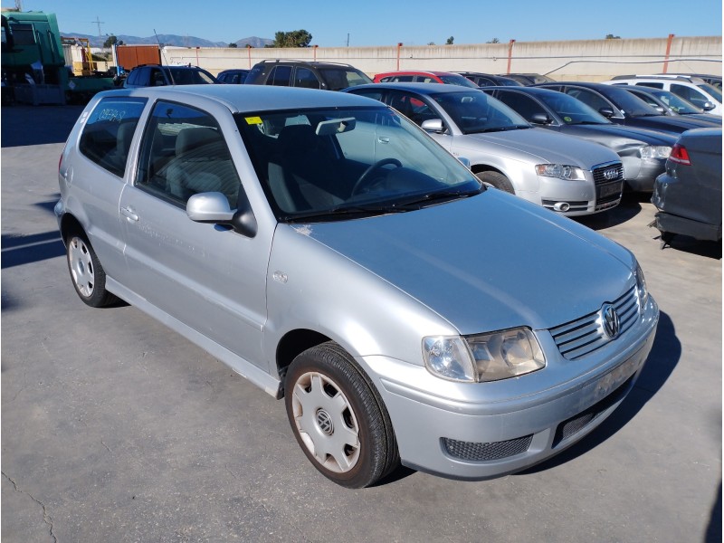VOLKSWAGEN POLO BERLINA (6N2)
