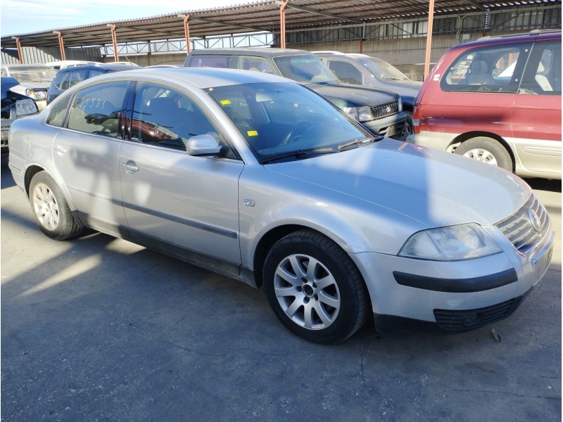 VOLKSWAGEN PASSAT BERLINA (3B3)