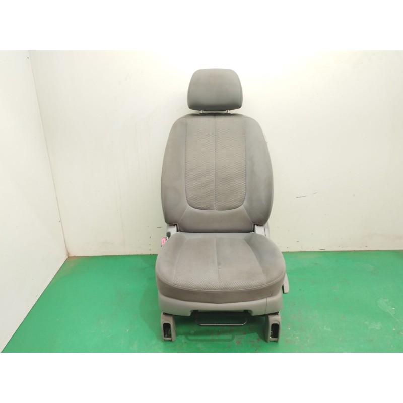 Recambio de asiento delantero izquierdo para kia carens iii monospace (un) 2.0 crdi 140 referencia OEM IAM   