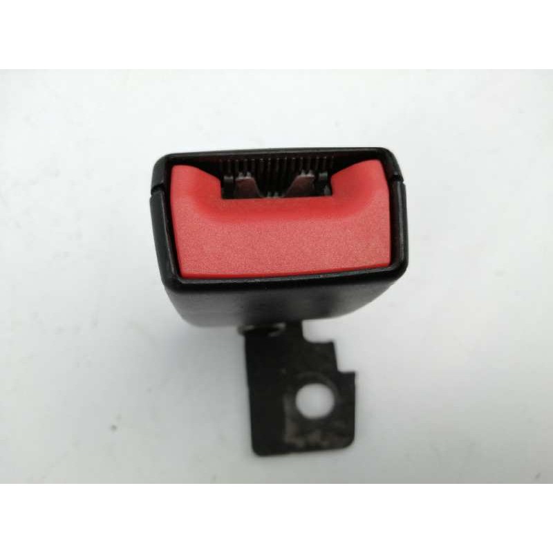 ENGANCHE CINTURON DELANTERO IZQUIERDO TRASERO 13274778