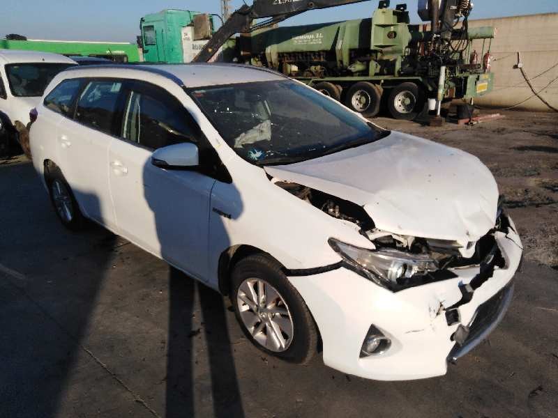 TOYOTA AURIS TOURING SPORTS (E18)