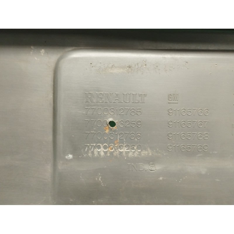 PARAGOLPES DELANTERO OBSERVAR FOTOS 7700313259