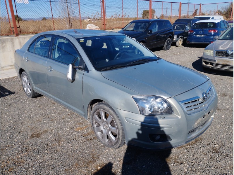 TOYOTA AVENSIS BERLINA (T25)