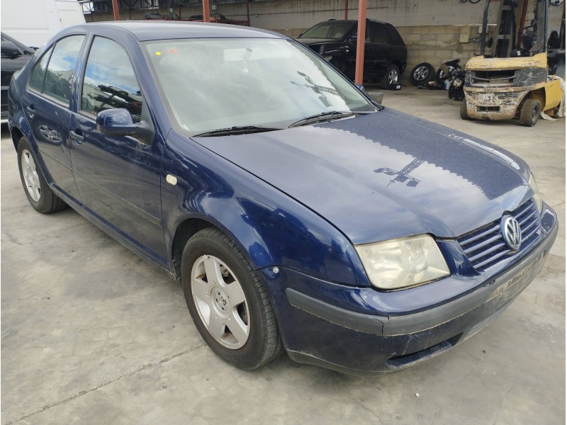 VOLKSWAGEN BORA BERLINA (1J2)