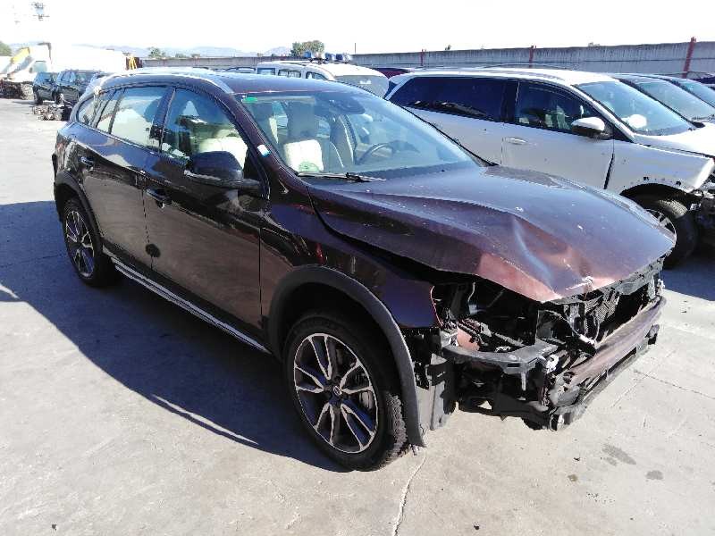 VOLVO V60 KOMBI CROSS COUNTRY