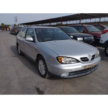 nissan primera berlina (p11) del año 2000