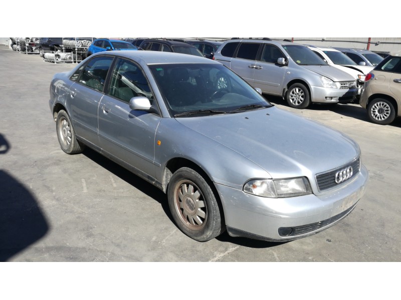 AUDI A4 BERLINA (B5)