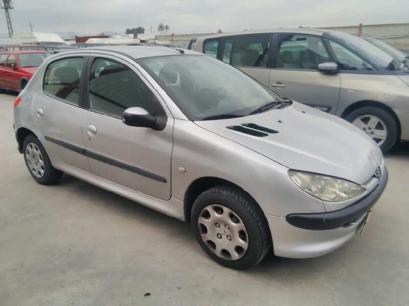 PEUGEOT 206 BERLINA