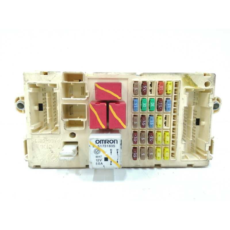 Recambio de caja reles / fusibles para fiat bravo (198) 1.9 8v jtd cat referencia OEM IAM 51786513  