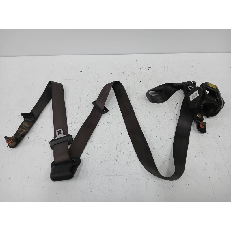 Recambio de cinturon seguridad delantero derecho para hyundai h 1 2.5 turbodiesel cat referencia OEM IAM 888804A451  
