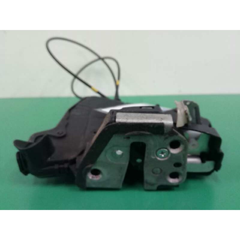 Recambio de cerradura puerta delantera derecha para toyota auris hybrid active referencia OEM IAM   