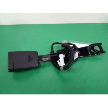 Recambio de enganche cinturon izquierdo para toyota auris hybrid active referencia OEM IAM 660765 DELANTERO 