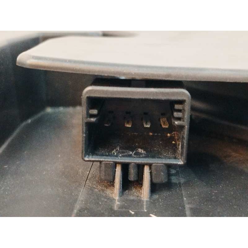 NO IDENTIFICADO SUBWOOFER
