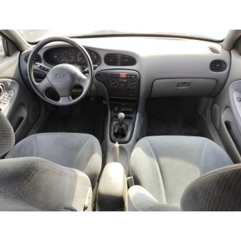 hyundai lantra berlina (rd) del año 1998