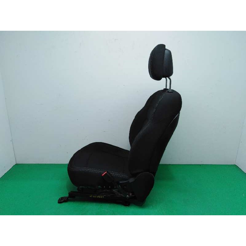 ASIENTO DELANTERO DERECHO PROTECTOR SALTADO