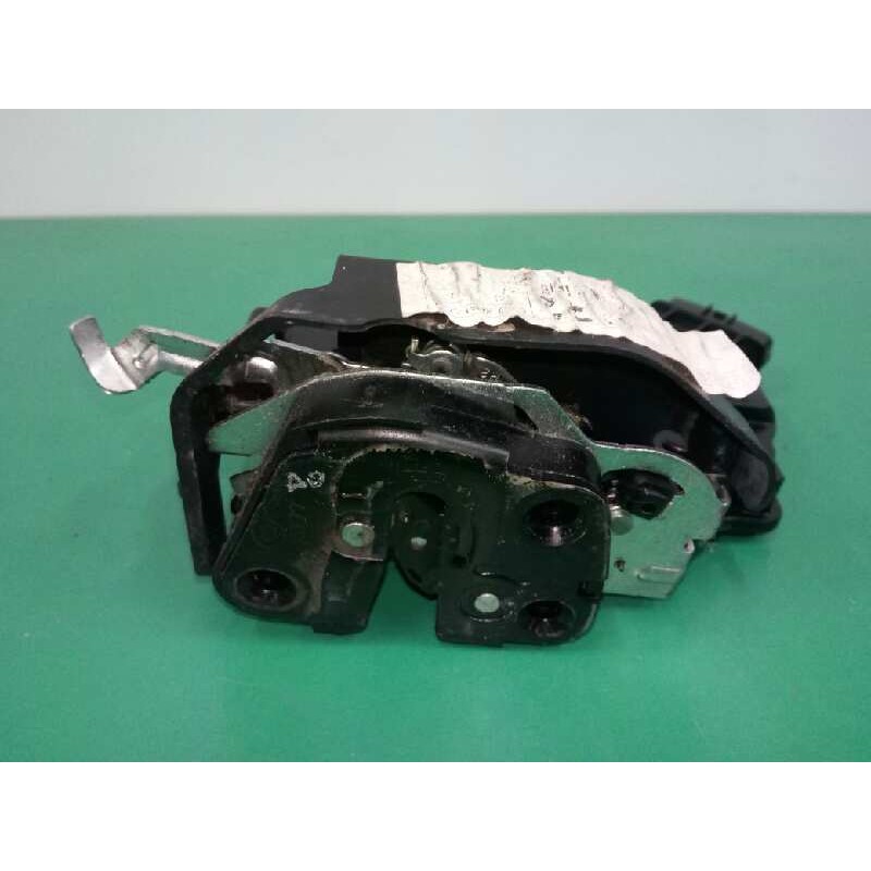 Recambio de cerradura puerta trasera derecha para kia carens iii monospace (un) 2.0 crdi 140 referencia OEM IAM   