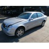 mercedes-benz clase e (w211) berlina del año 2004